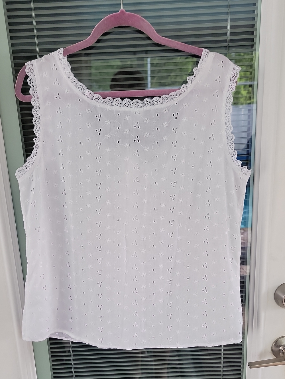 Lace-Trim Eyelet Button-Front Tank Top - Cotton Blend White No Brand Tag Sz L - Picture 2 of 8